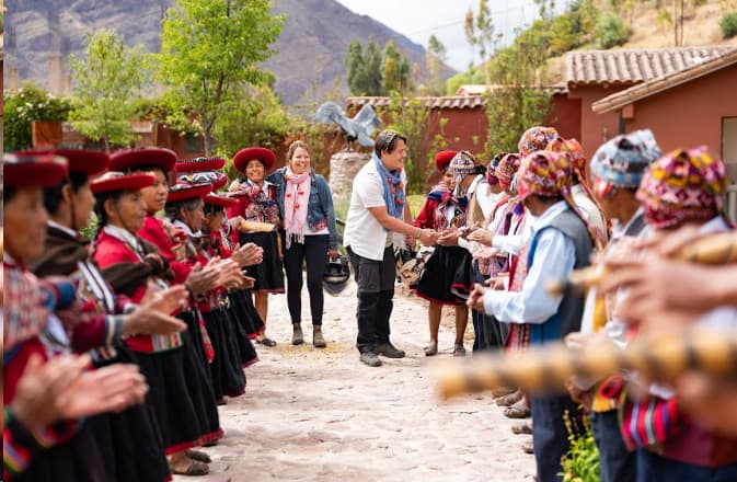 Comunidad Campesina de Huchuy Qosqo recibiendo visitantes en PARWA Lamay